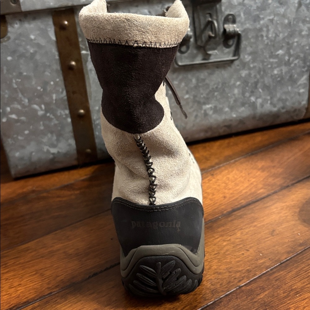 Price drop! Patagonia Stubai Waterproof Chanterelle Boots - Picture 6 of 16